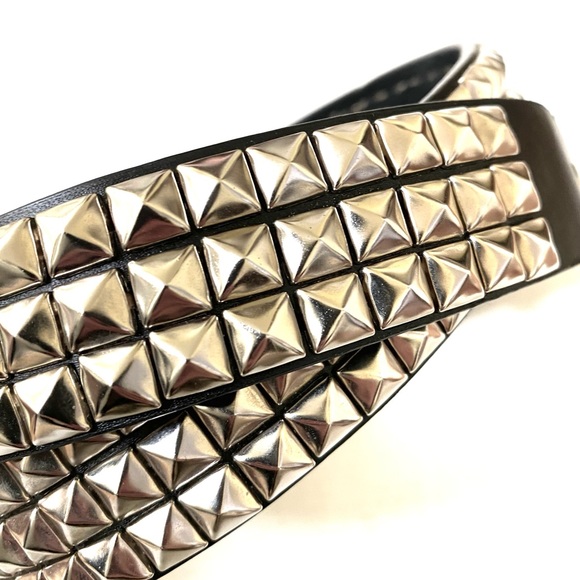Y2K Vintage Punk Mall Goth Emo silver metal triple row pyramid studded Belt - Picture 3 of 7